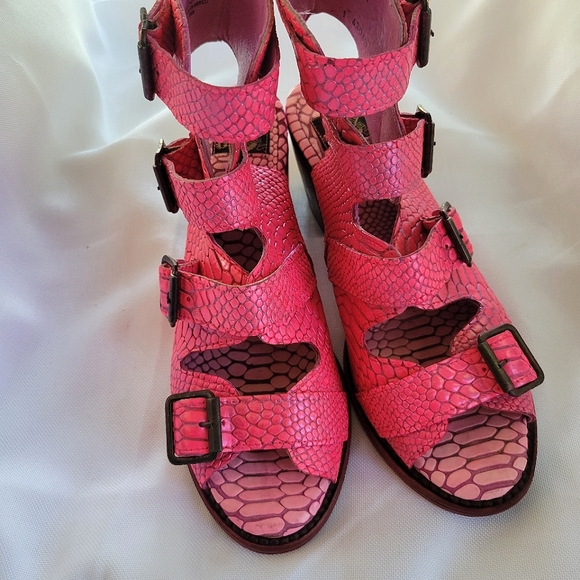 OOAK Freebird Quail, Handpainted HOT PINK Snake Heeled Leather Sandals, Woman 10 - Picture 5 of 17